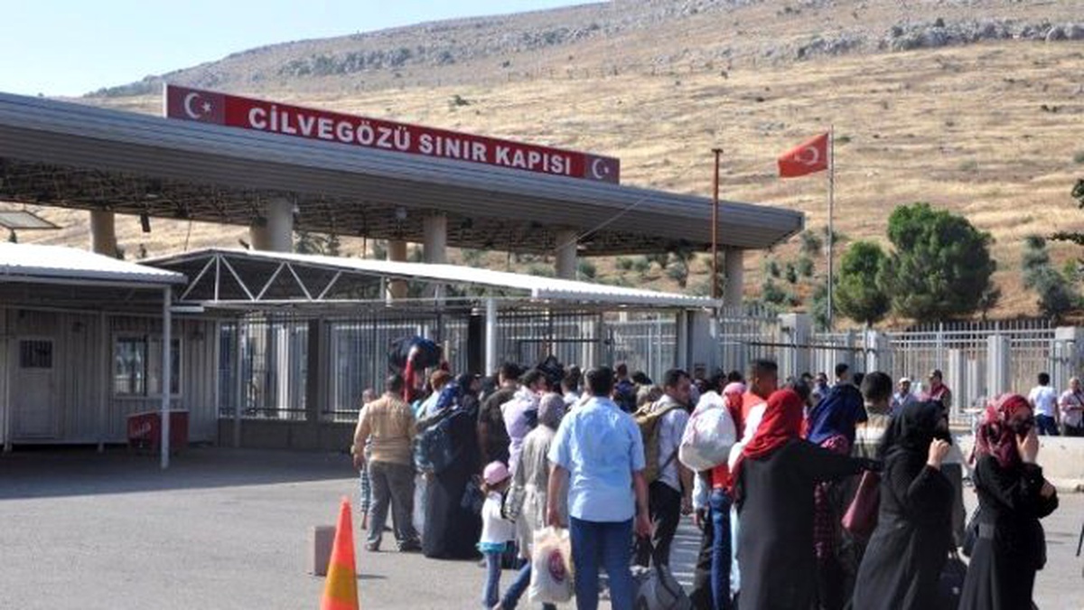 Suriyeliler Bayramlaşmak İçin Ülkelerine Gidiyor