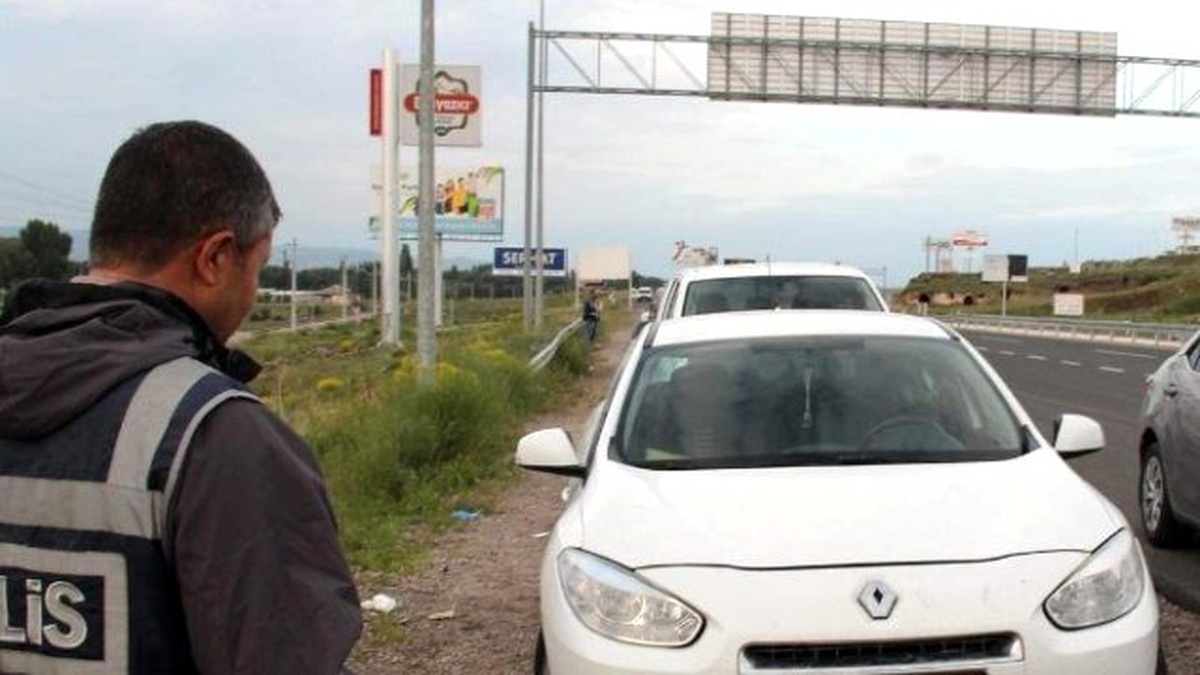 Uyuşturucu Tacirleri Narkotik Köpeği Sedef\'ten Kaçamadı