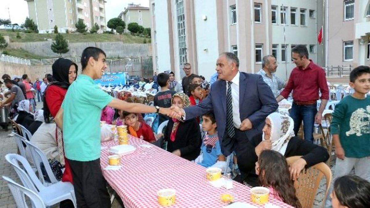 Yahyalı\'da Kardeşlik Sofrası Coşkuyla Devam Ediyor