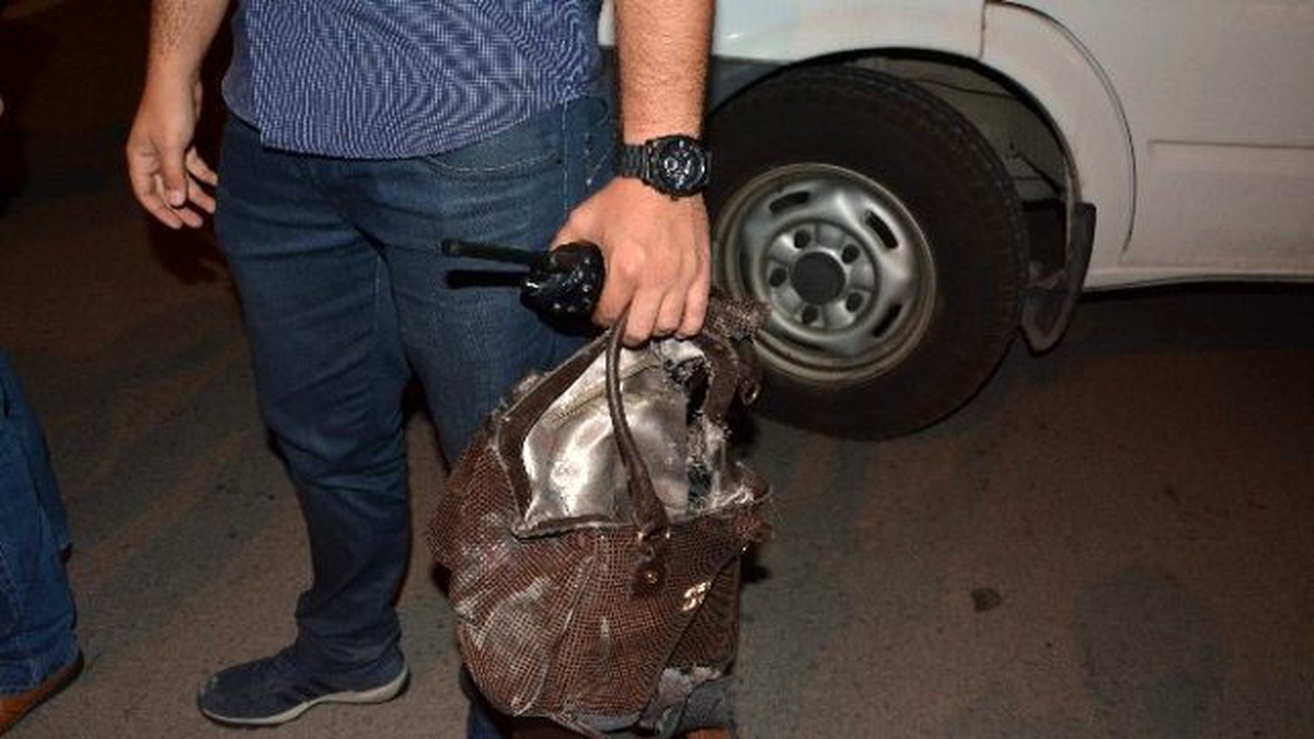 Yol Ortasındaki Şüpheli Çanta Fünye ile Patlatıldı