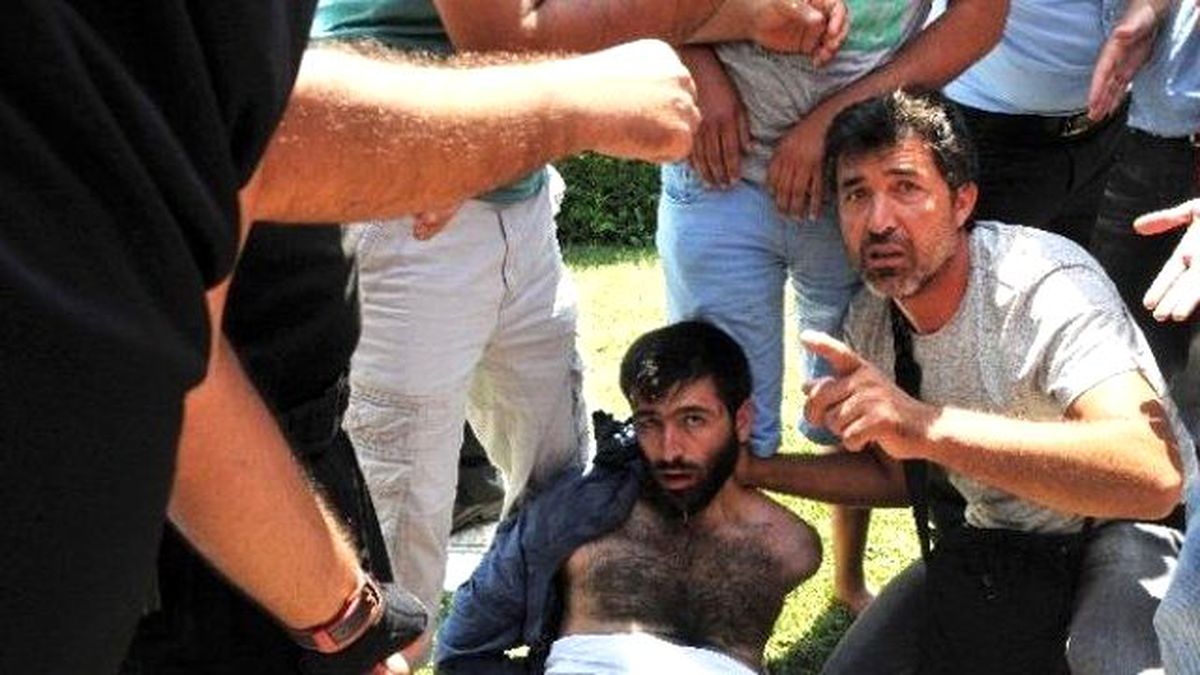Camiyi Karıştıran Sahte Canlı Bomba'yı Ailesi 'Kayıp' Diye Arıyormuş