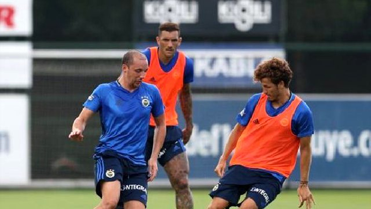 Aatif Chahechouhe Fenerbahçe\'deki İlk Antrenmanına Çıktı