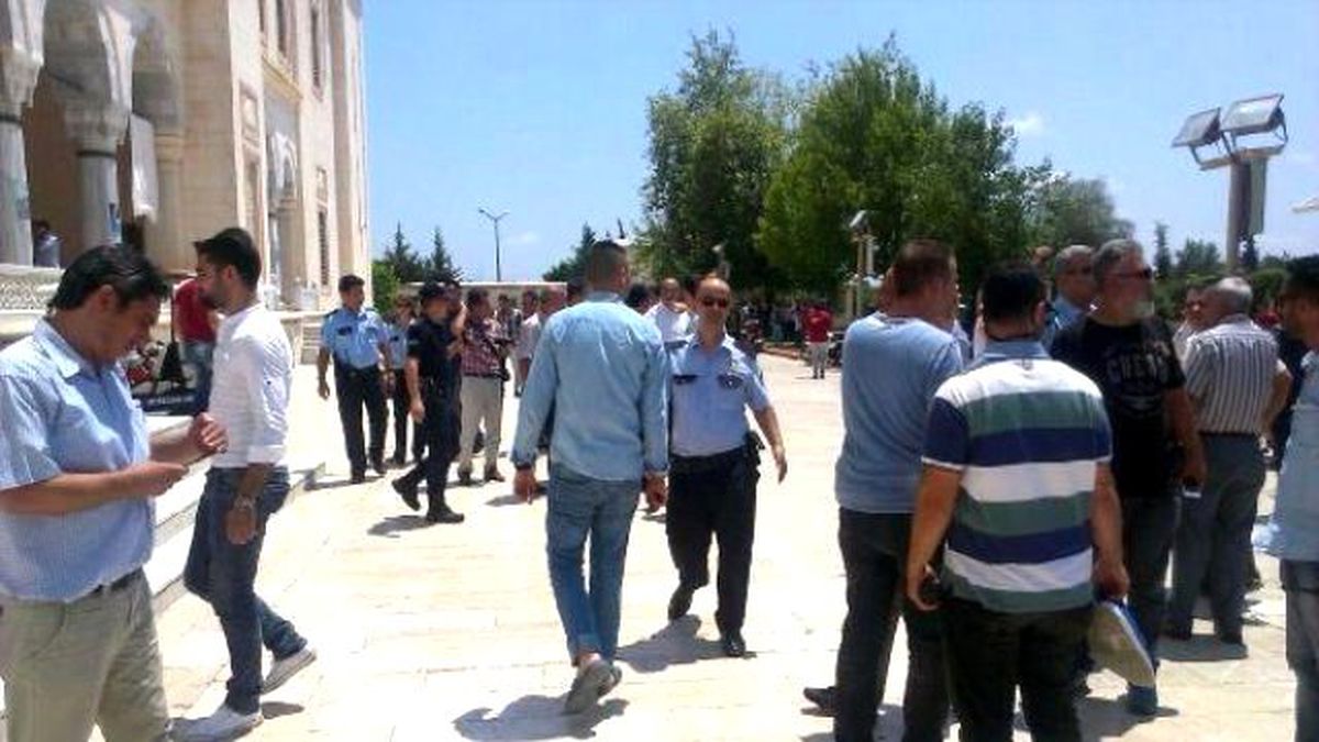 Camideki Eylemcinin Üzerinden Basit El Yapımı Patlayıcı Düzeneği Çıktı