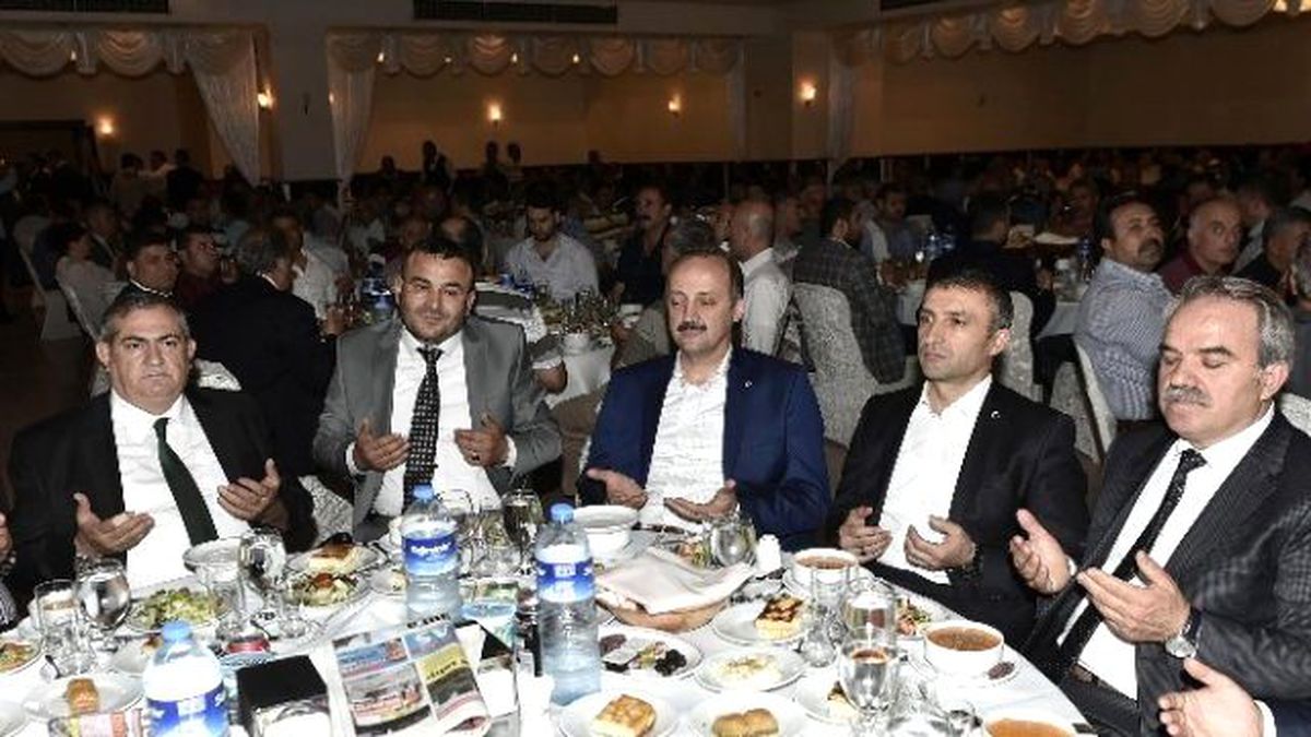 Akgül, Mamaklı Müteahhitlerle İftarda Buluştu