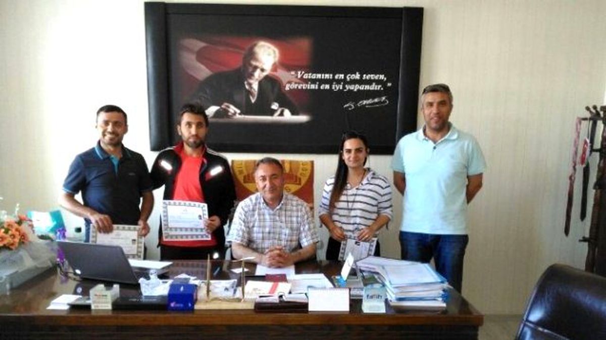 Başarılı Öğretmenler "Başarı Belgesi" ile Ödüllendirildi