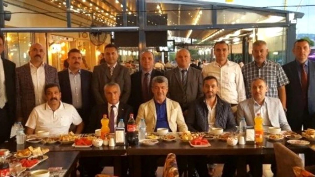 Belediye Başkanı Yiğit, Karadeniz Ereğli\'de İftara Katıldı
