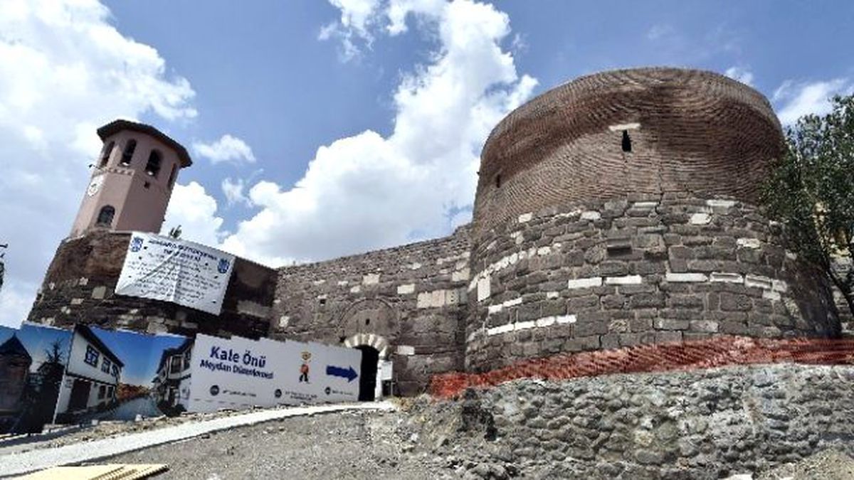 Büyükşehir\'den, "Kale\'deki Sur Çatlağı" Açıklaması