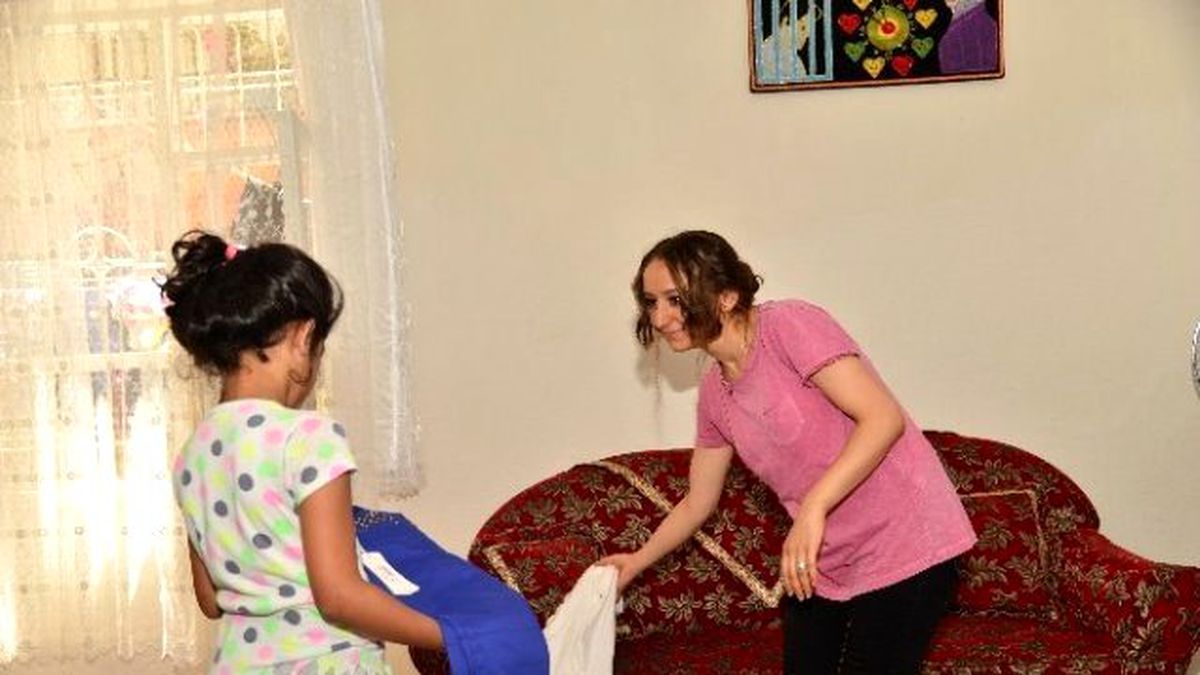 Büyükşehir\'den Surlu Çocuklara Bayramlık Giysi Paketi