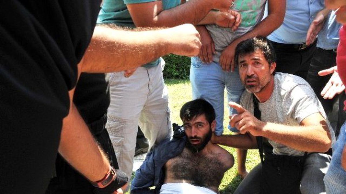 Camideki Eylemcinin Üzerinden El Yapımı Bomba Çıktı