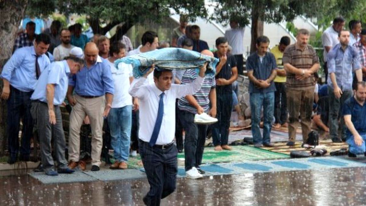 Cemaatin Yağmurla İmtihanı
