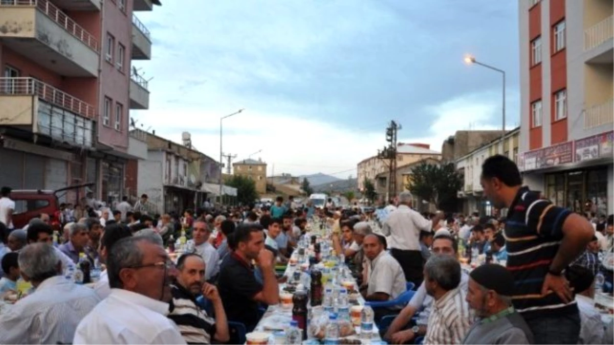 Çiğder Başkanı Aybak\'tan, 2 Bin Kişiye İftar Yemeği