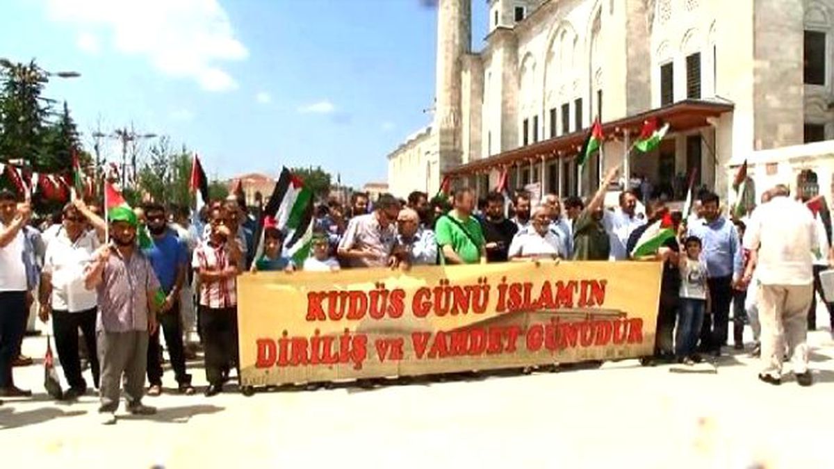 Dünya Kudüs Günü" Yürüyüşünde ABD ve İsrail Bayrakları Yakıldı