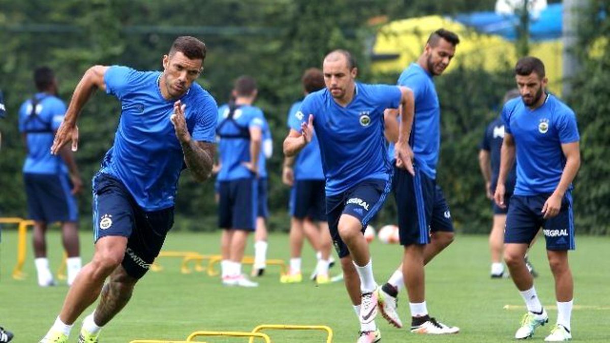 Fenerbahçe\'de Atif Chahechouhe, İlk Antrenmanına Çıktı