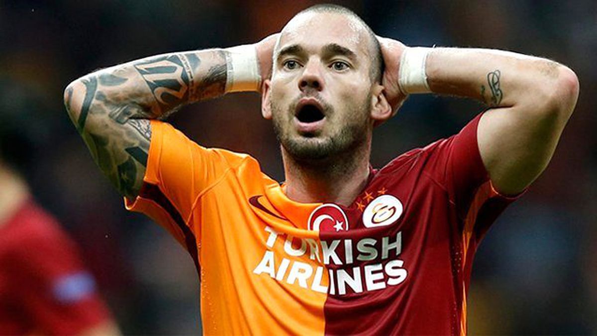 Galatasaray'da Wesley Sneijder, Sezonun İlk İdmanına Katılmadı