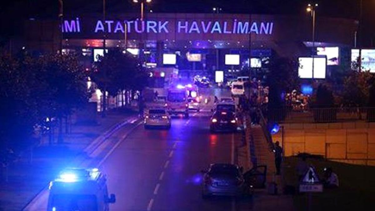 Havaalanı Saldırısına Tepkiler Devam Ediyor