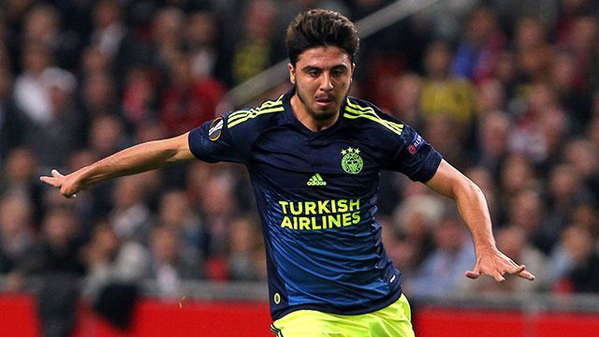 İngilizler, Ozan Tufan'ın Manchester United'a Gitmesine Bahis Oynuyor