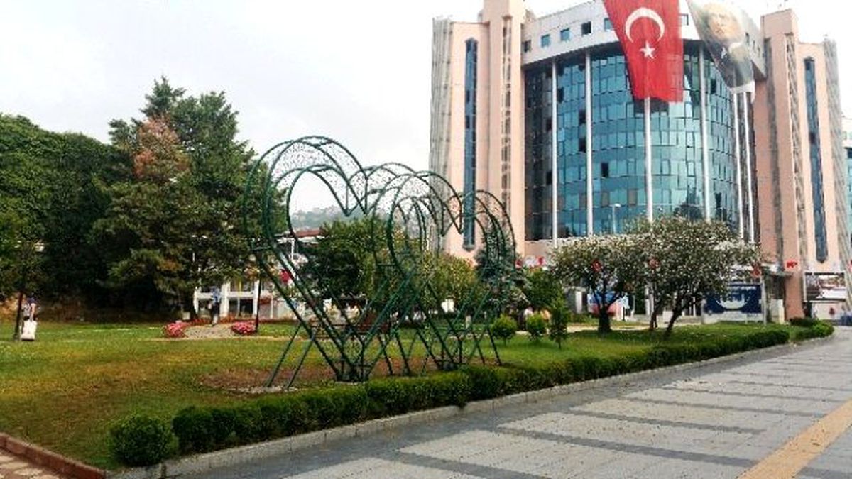 İzmit\'te Yenileme Çalışmaları Devam Ediyor