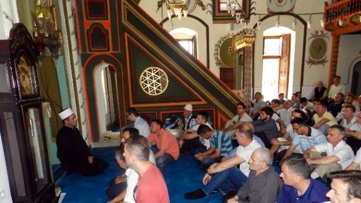 Kosova Camilerinde Türkiye İçin Dua Edildi