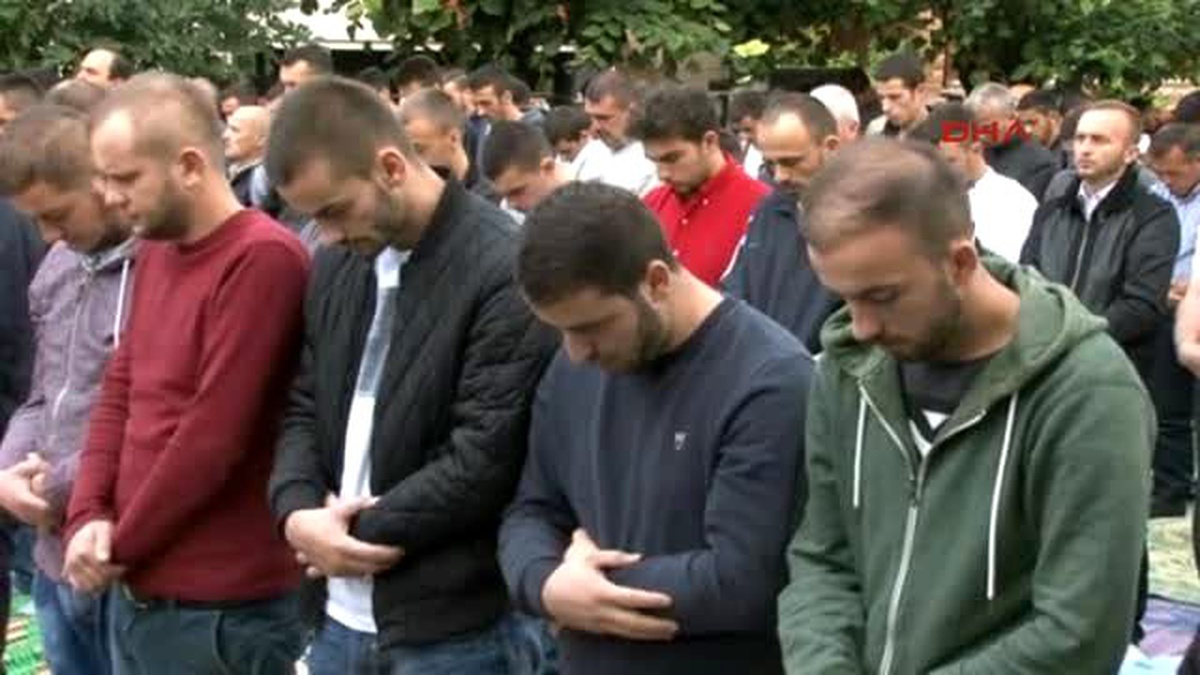 Kosova?nın Tüm Camilerinde Atatürk Havalimanı?nda Hayatını Kaybedenler İçin Hutbe Okundu