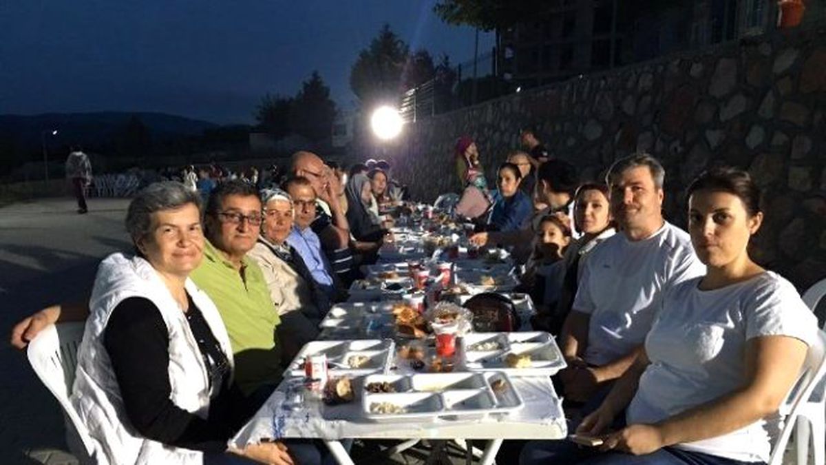Nilüfer Sitesi Sakinleri İftarda Buluştu