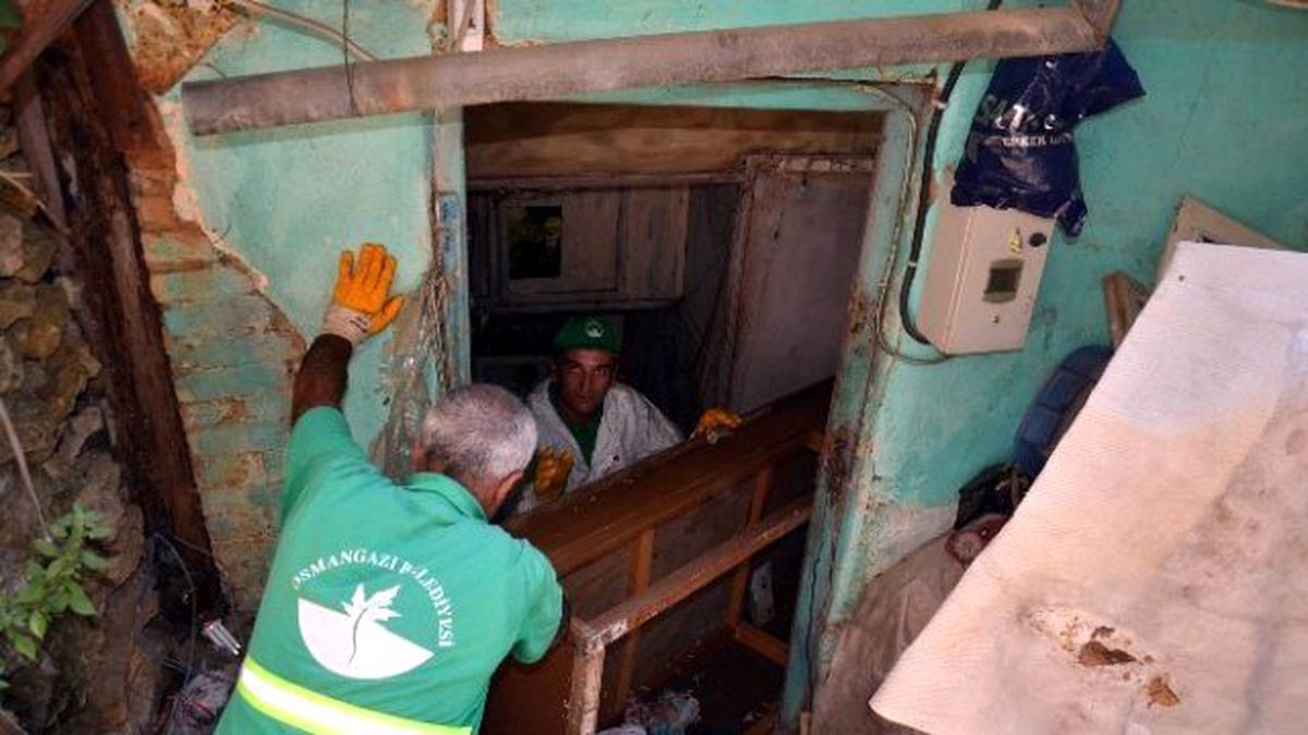 Ölen Babalarından Miras Olarak 3 Kamyon Çöp Kaldı