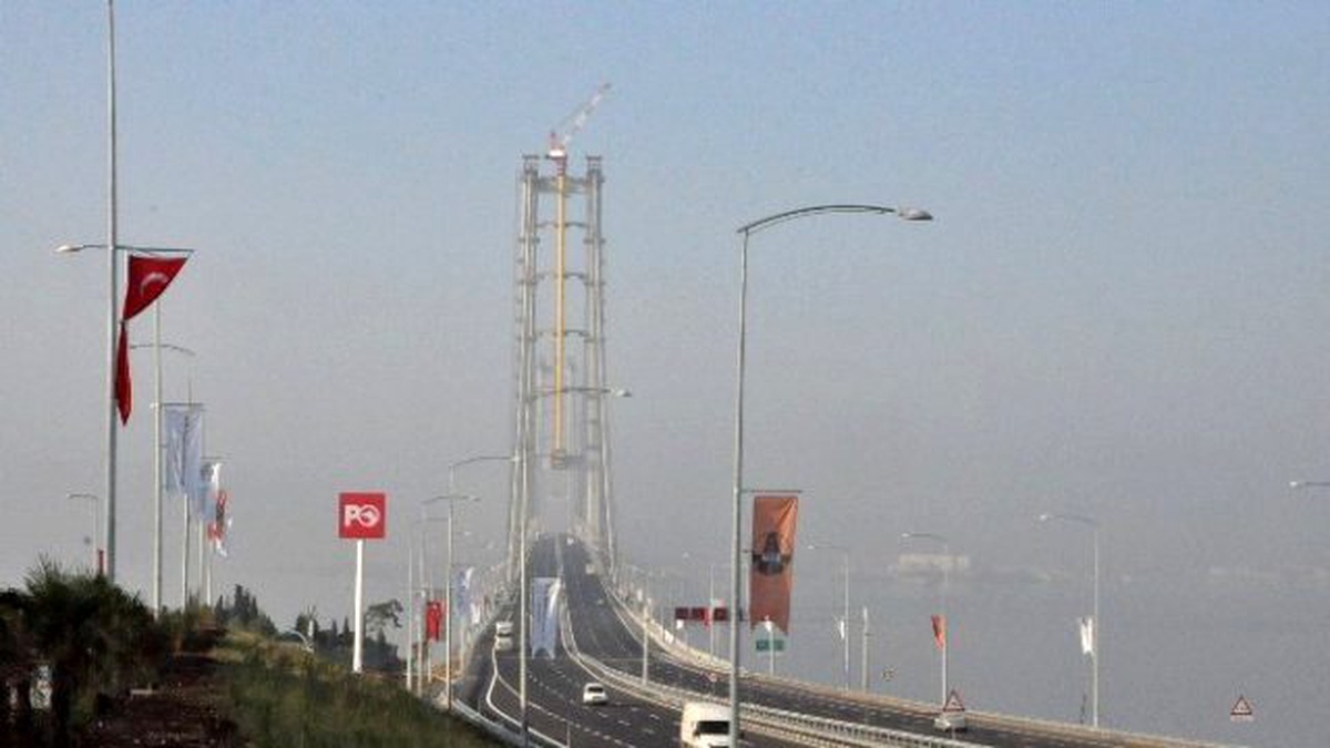 Osman Gazi Köprüsü Güne Sisle Uyandı
