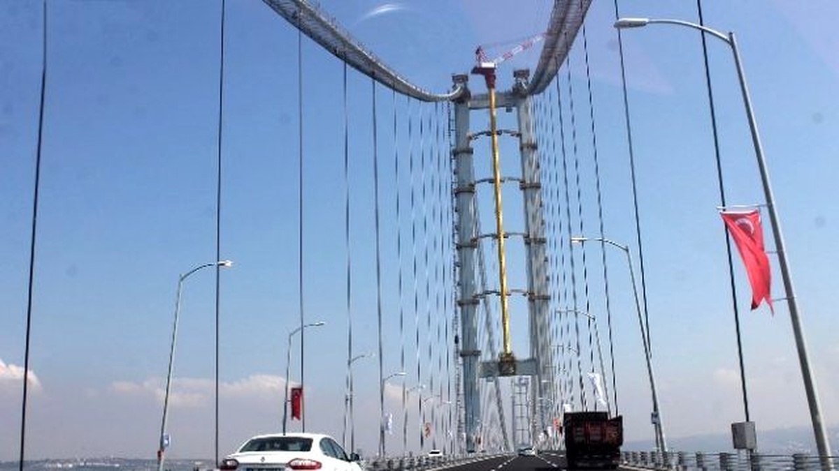 Osmangazi Köprüsü\'ne Tatilcilerden Büyük İlgi