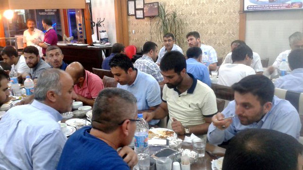 Özgür Eğitim-Sen Üyeleri İftarda Buluştu