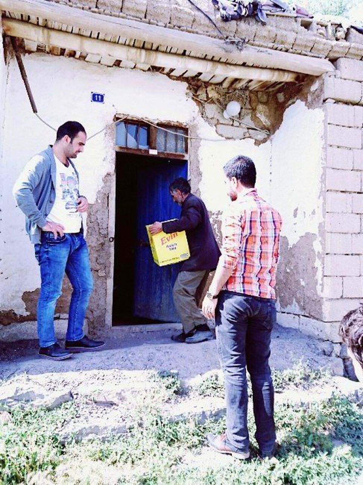 Patnos Eğitim-Bir-Sen İlçe Temsilciliği, İlçedeki İhtiyaç Sahibi 170 Aileye Gıda Yardımında Bulundu.