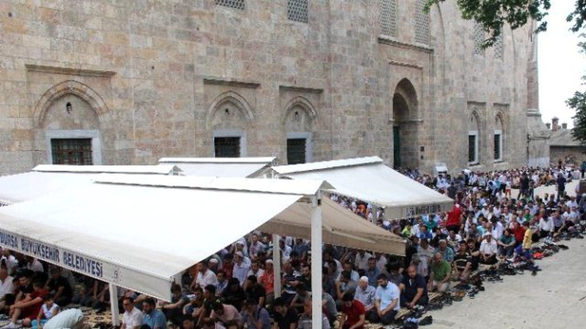 Ramazan Ayının Son Cumasında Ulucami Doldu Taştı