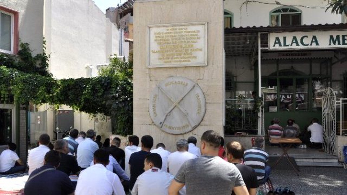 Ramazanın Son Cumasında Camiler Doldu Taştı