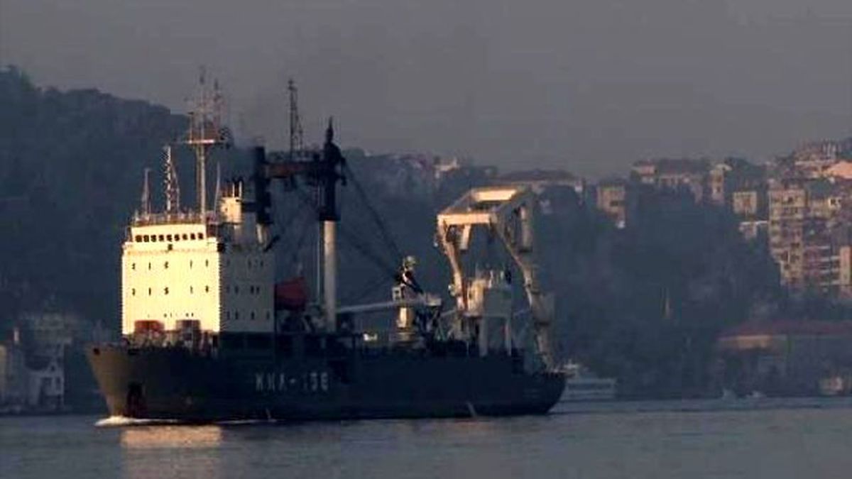 Rus Savaş Gemisi Boğazdan Geçti
