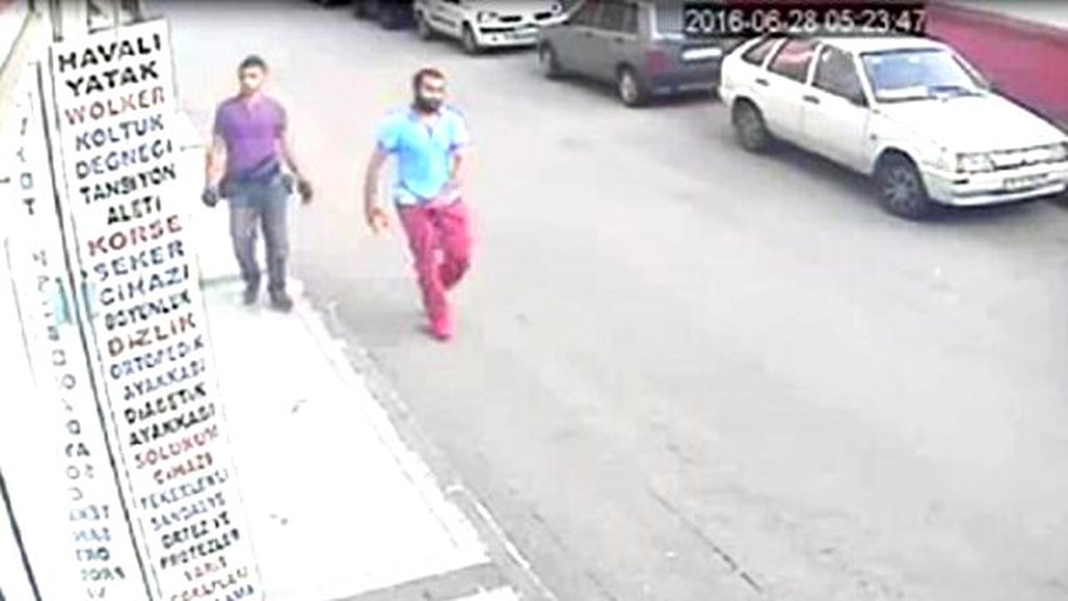 Sahibi İçerdeyken Mağazayı Soymaya Kalkıştılar