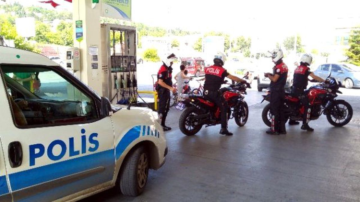Saldırganlardan Kaçtı Ama Bıçaklanmaktan Kurtulamadı