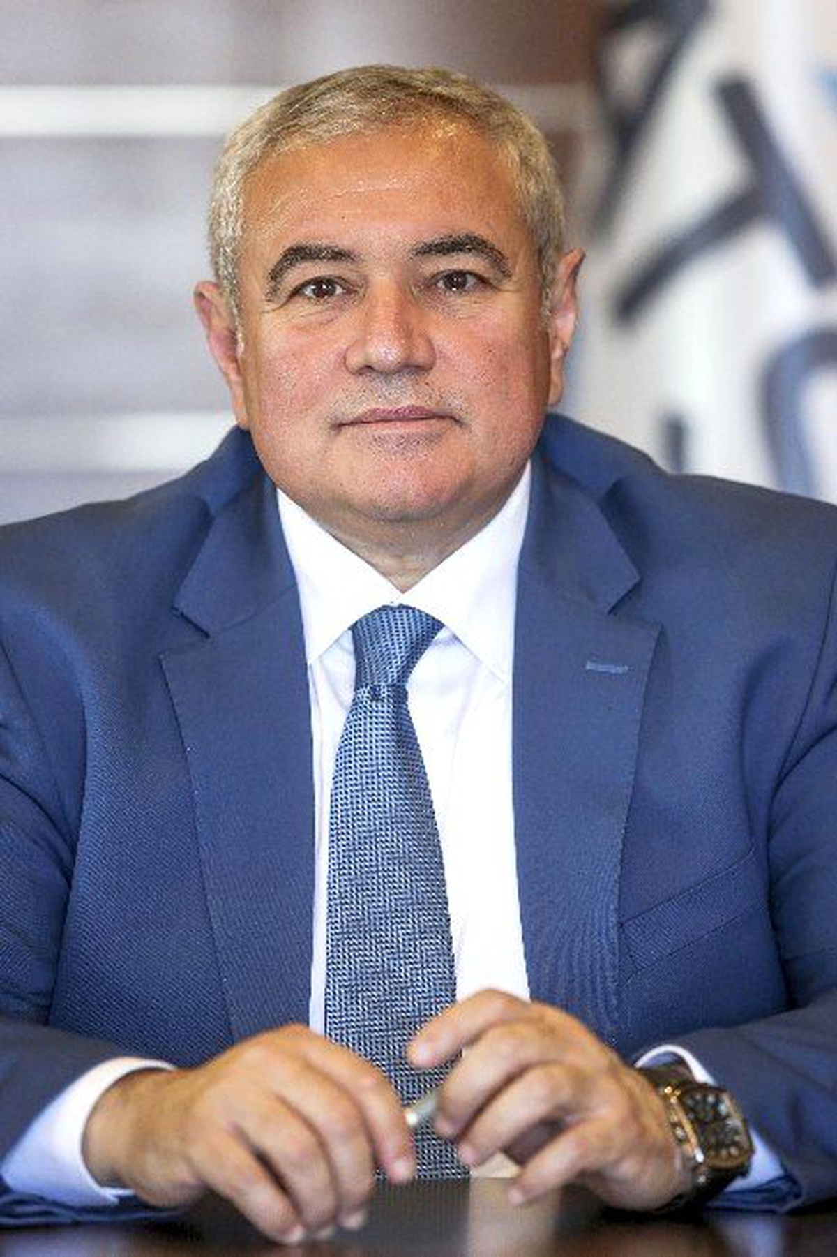 Sgk\'lı Çalışan Sayısı Türkiye\'de Arttı, Antalya\'da Düştü