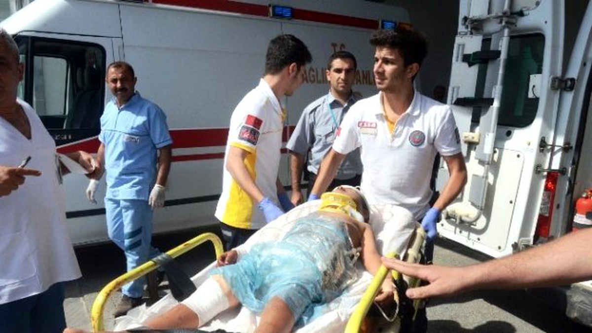 Suriyelileri Taşıyan Minibüs Kaza Yaptı: 17 Yaralı