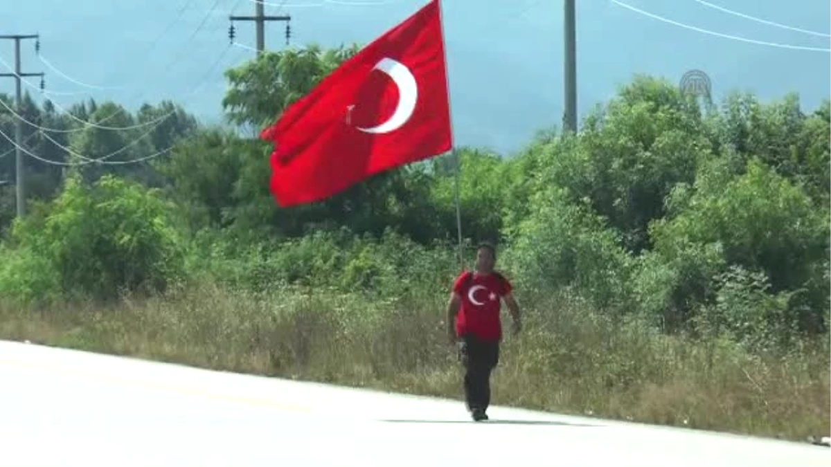Vecihi Hürkuş ve Atatürk Havalimanı\'nda Şehit Olanlar Anısına Yürüyor
