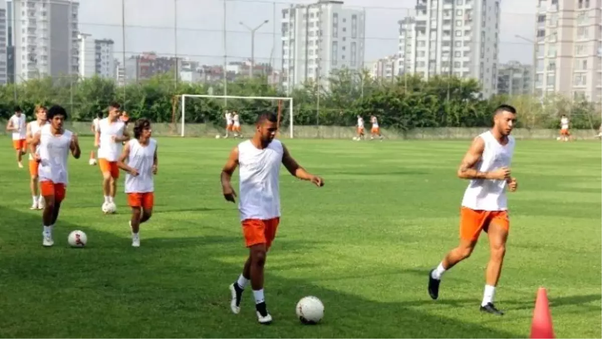 Adanaspor\'da Hazırlıklar Sürüyor