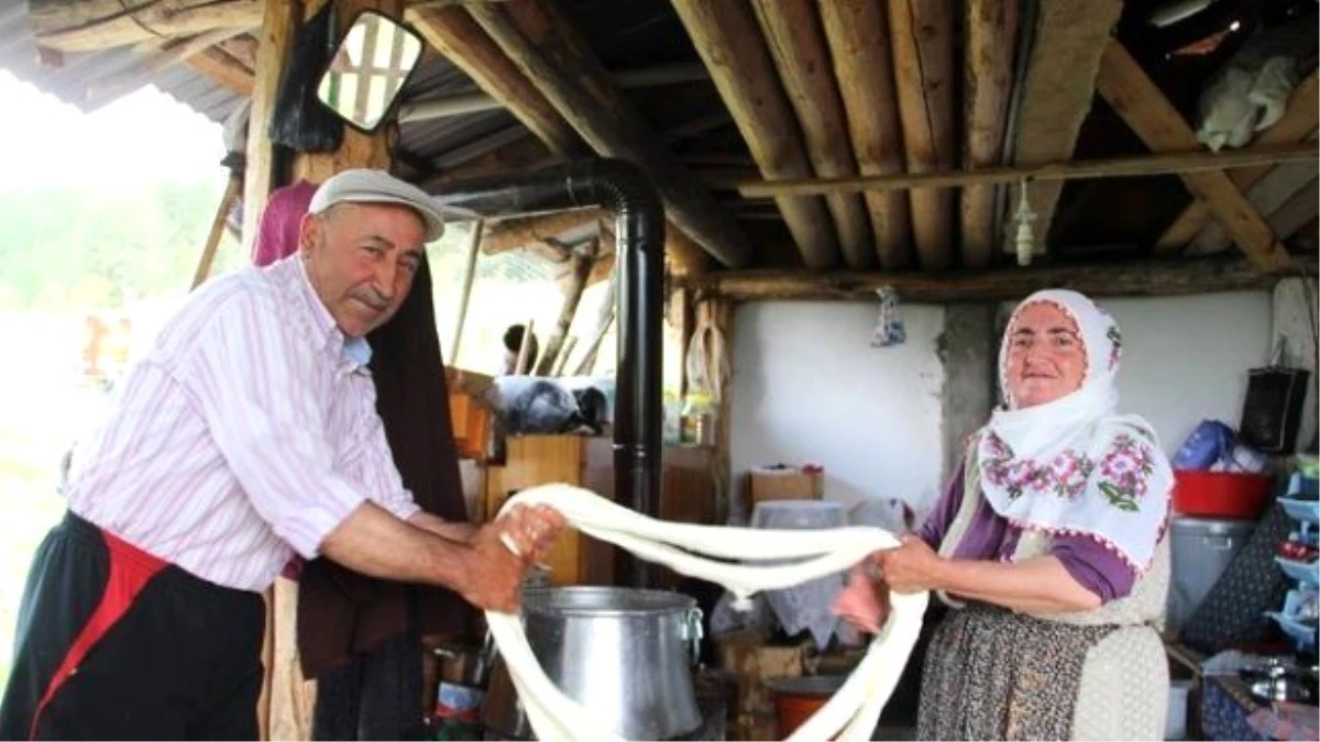 Coreker Yaylasında Civil Peynir Yapımı Başladı