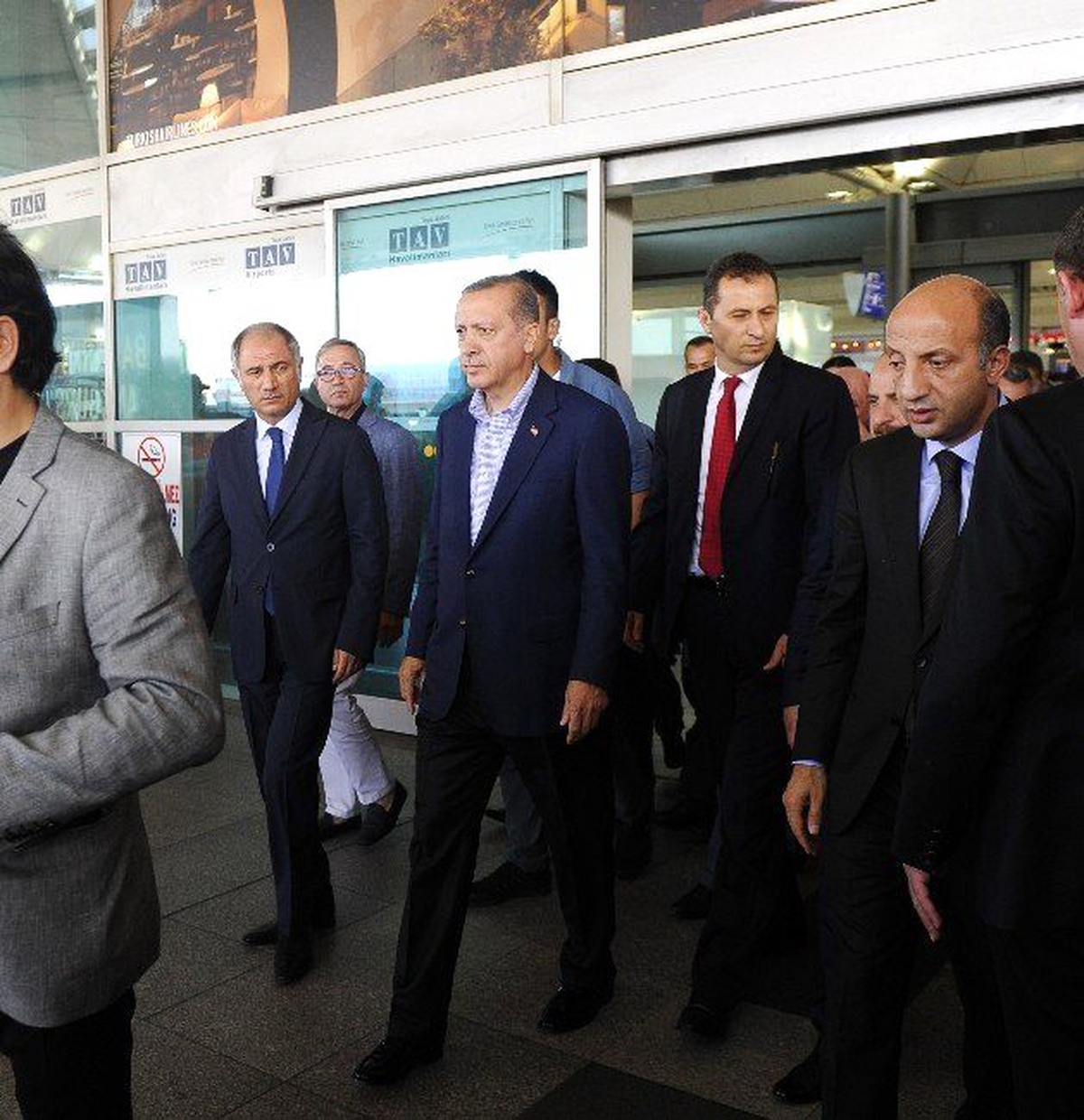 Cumhurbaşkanı Erdoğan, Atatürk Havalimanı\'nda İncelemelerde Bulundu