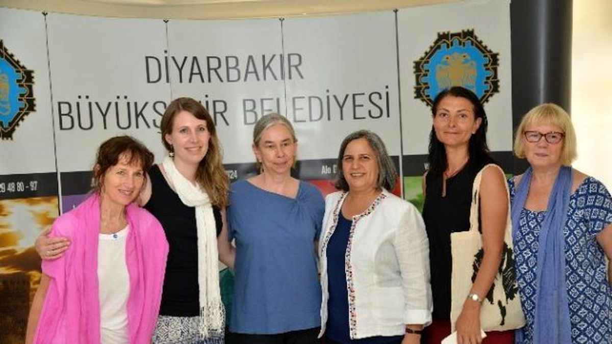 Dünya Kadın Konferansı Heyetinden Kışanak\'a Ziyaret