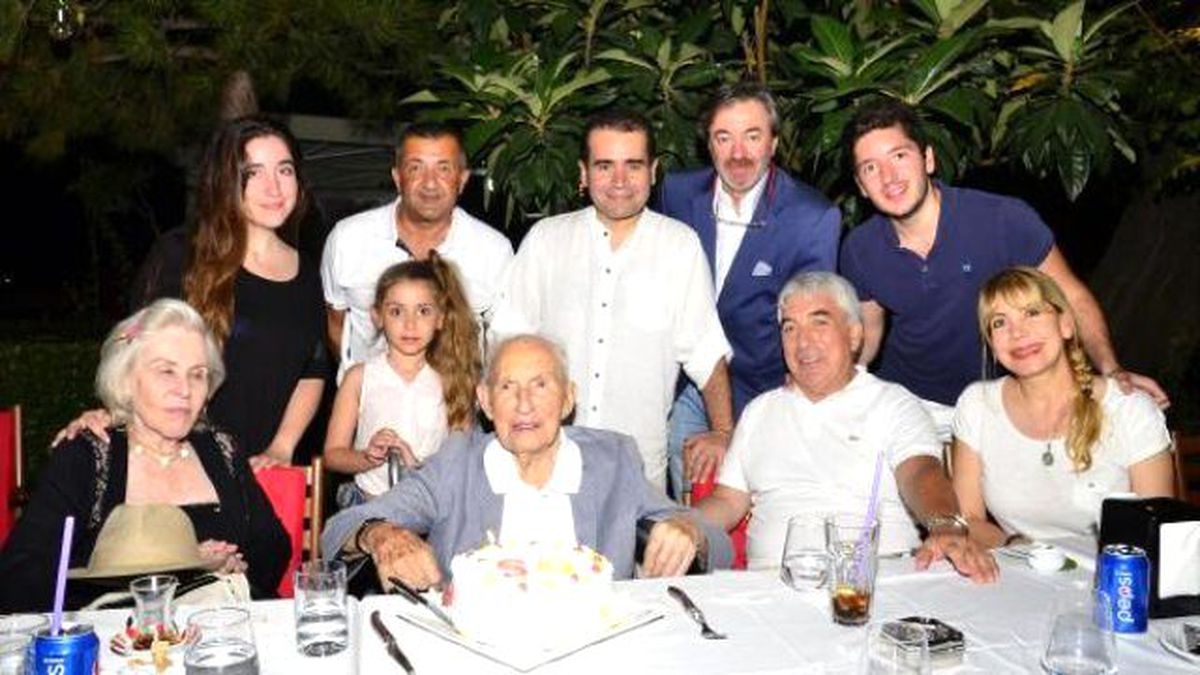 Efsane Başkan Tanrıyar\'a Doğum Günü Kutlaması