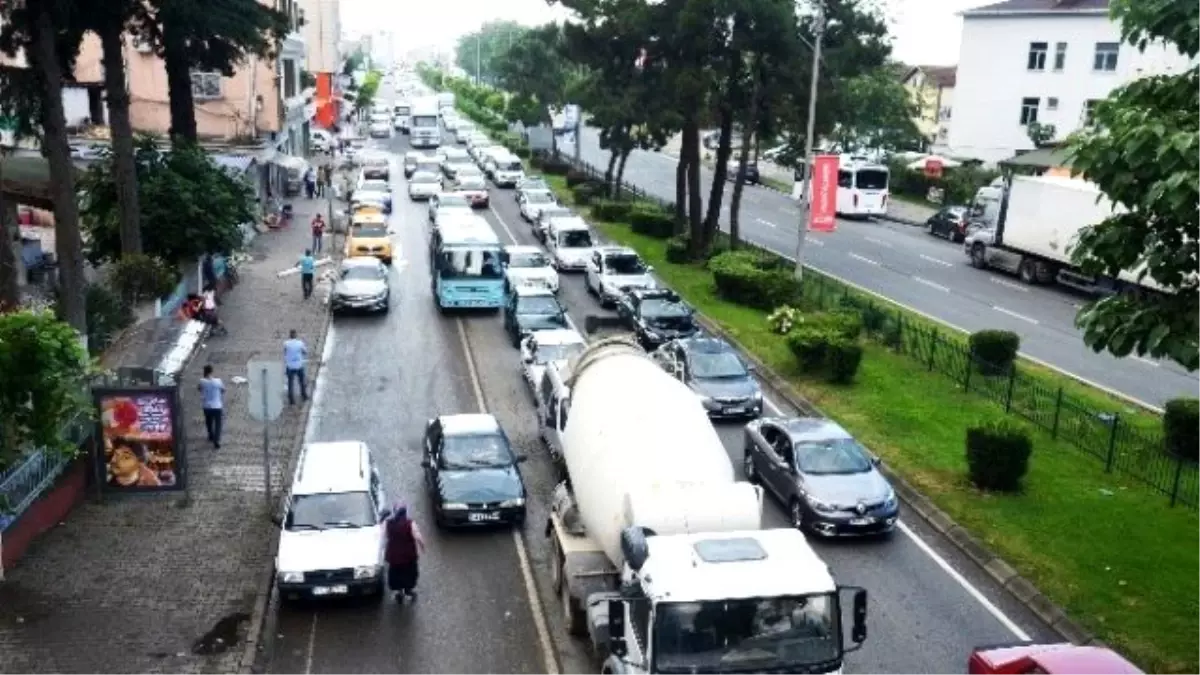 Fatsa\'da Trafik Yoğunluğu