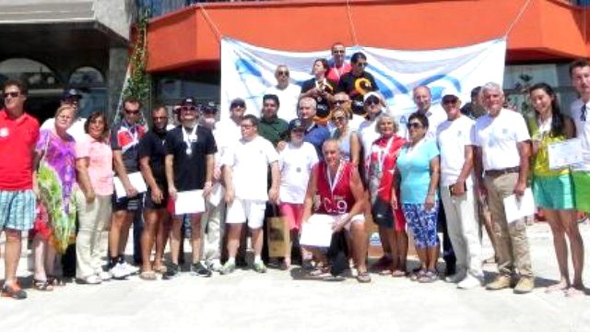 Foça\'da Kulaçlar, Kabotaj ve Otizme Farkındalık İçin Atıldı
