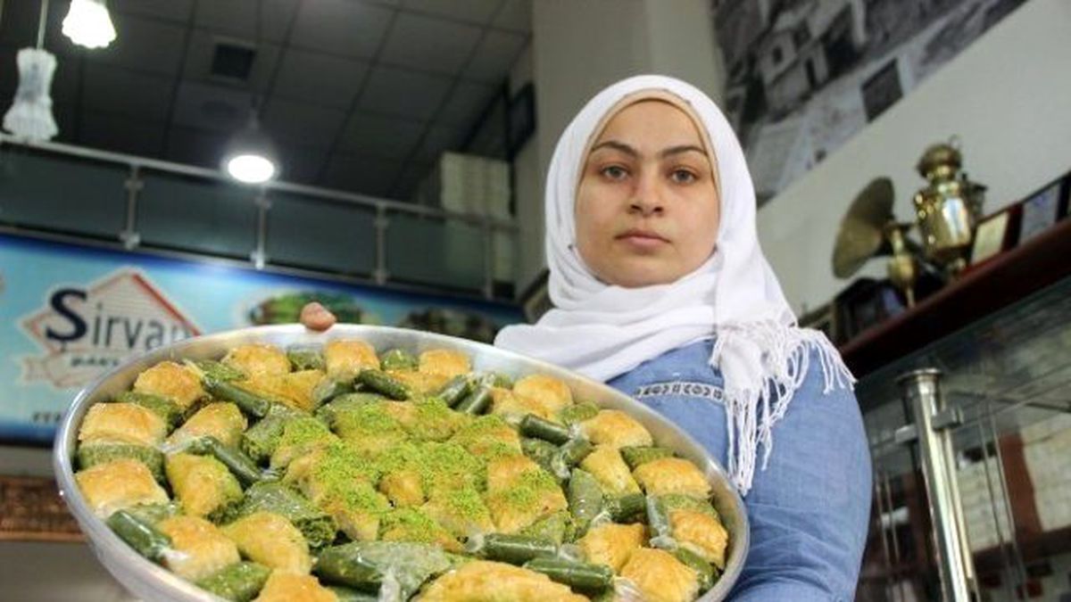Gaziantep\'te Bayram Öncesi Baklava Mesaisi