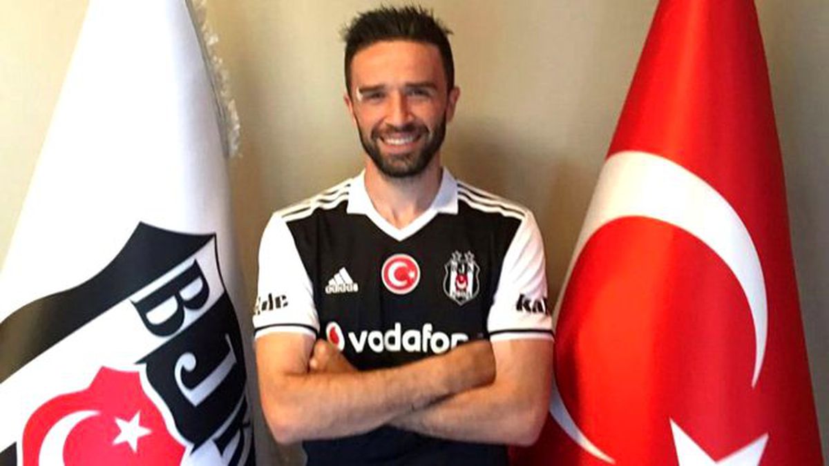Gökhan Gönül, Veda Mesajında Fenerbahçe ve Taraftara Yer Vermedi