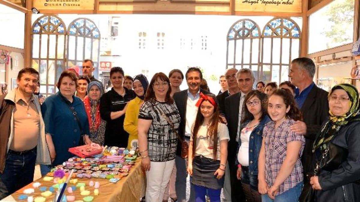 Hanımeli Sokak\'ta Bayram Molası