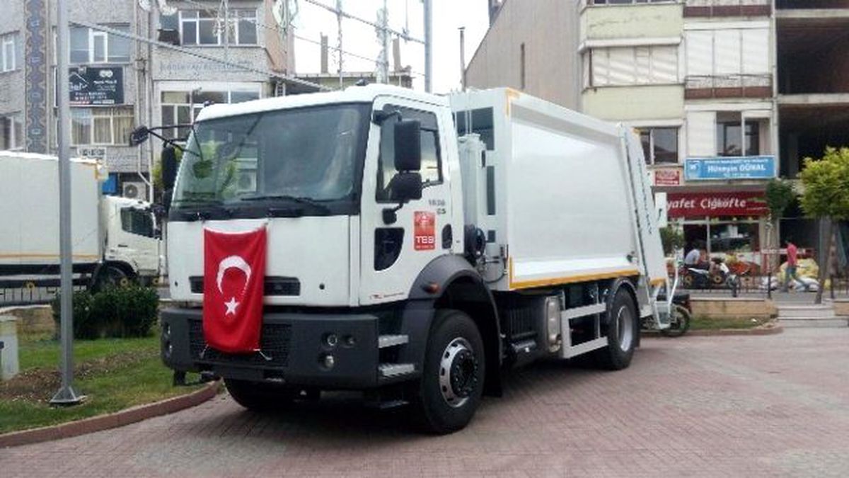 Hayrabolu Belediyesi\'ne Hibe Çöp Kamyonu