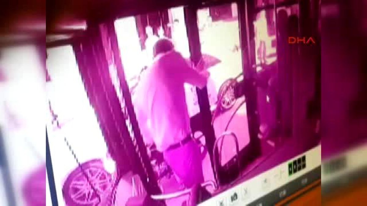 İzmit Başkasının Otobüs Kartını Kullandı, İtiraz Eden Şoförü Bıçakladı