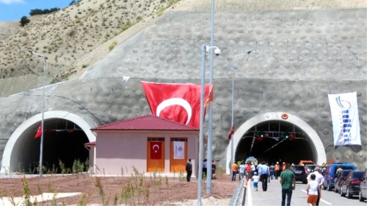 Bayram Öncesi Malatya\'da Çebiş Tüneli Trafiğe Açıldı